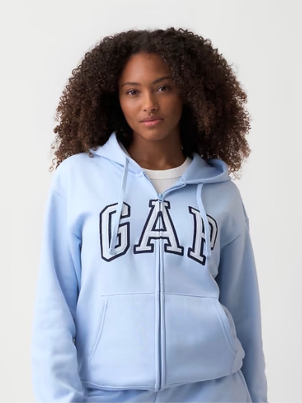 🌧️ NWT: Women’s Relaxed GAP Logo zip-up hoodie | Size: L 🌧️